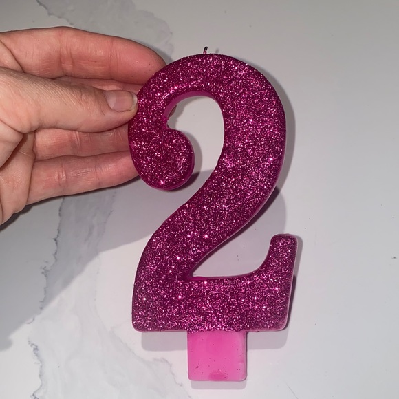 Box of Mini mouse birthday party decorations - Picture 6 of 9